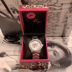 Betsey Johnson リボンモチーフ 時計 Betsey Johnson | Accessories | Nwt Betsey Time Bowrific